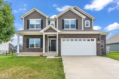 2239 Summer Shore Dr, Greenwood, IN 46143