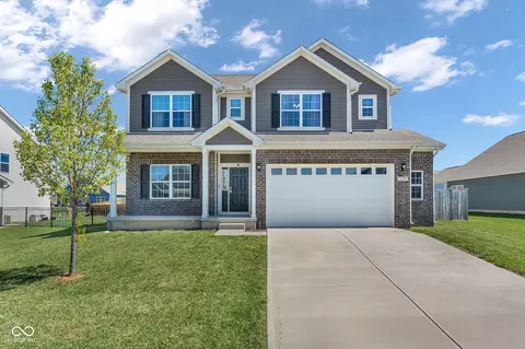 2239 Summer Shore Dr, Greenwood, IN 46143