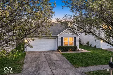16808 Aulton Dr, Noblesville, IN 46060