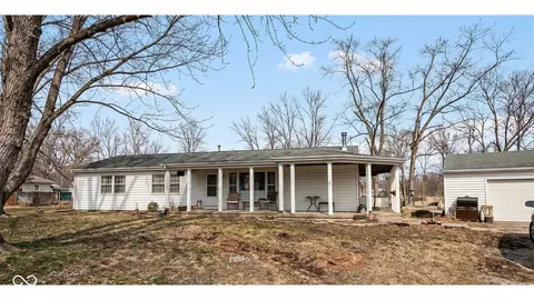 9861 N 490 E, De Motte, IN 46310