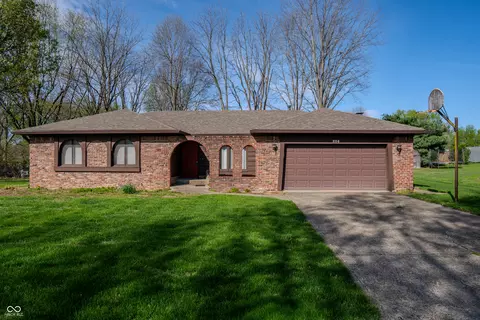 254 Summit Ridge Dr, Greenwood, IN 46142