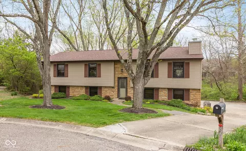 8435 Sandpiper Ct, Indianapolis, IN 46256