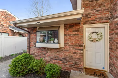 4228 Mockernut Ct, Columbus, IN 47201