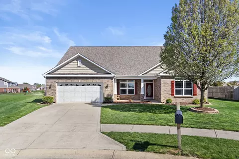 4618 W Dane Ct, New Palestine, IN 46163