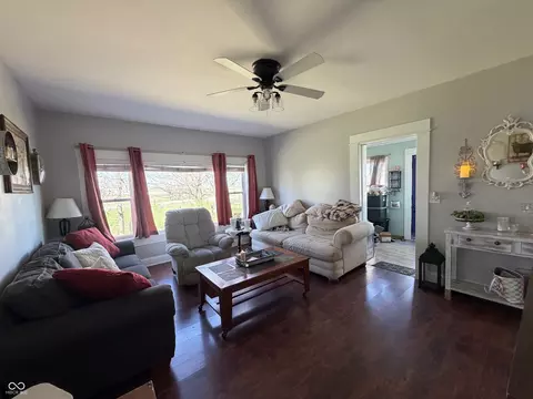 Living - 861 E 800 S, Kingman, IN 47952 photo 2 of 3