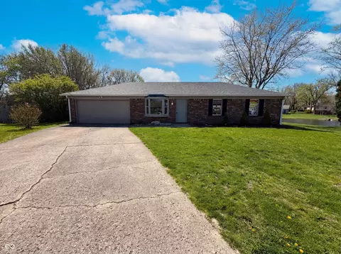 8833 Deer Run Ct, Indianapolis, IN 46256