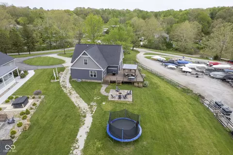 9550 E Northshore Dr, Unionville, IN 47468