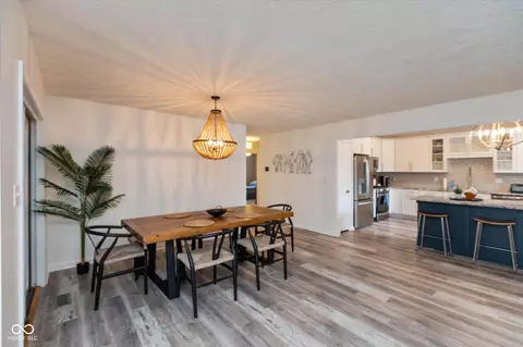 Dining - 6858 Steinmeier Ln, Indianapolis, IN 46220 photo 1 of 2
