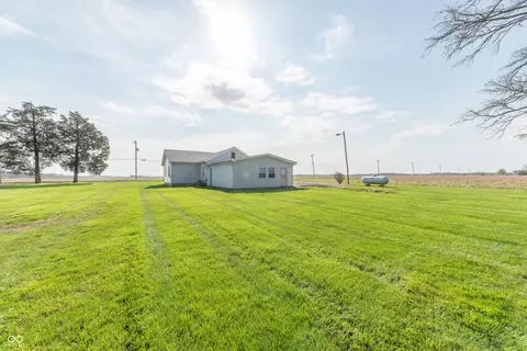 Exterior - 728 N 650 E, Columbus, IN 47203 photo 3 of 4