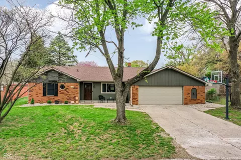 765 Hillcrest Dr, Greenwood, IN 46142