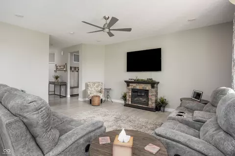 Living - 751 Willow Ridge Ct, Plainfield, IN 46168 photo 4 of 9