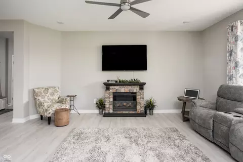 Living - 751 Willow Ridge Ct, Plainfield, IN 46168 photo 3 of 9