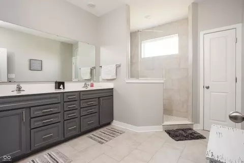 Bath - 751 Willow Ridge Ct, Plainfield, IN 46168 photo 2 of 6