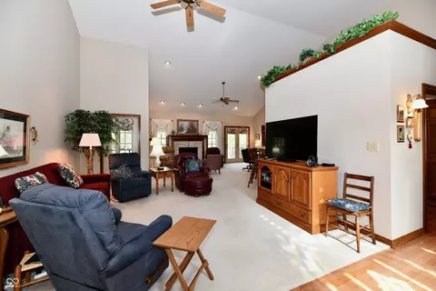 Living - 764 Willow Ridge Ct, Plainfield, IN 46168 photo 2 of 7