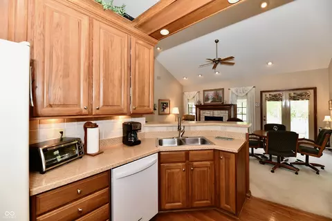 Kitchen - 764 Willow Ridge Ct, Plainfield, IN 46168 photo 4 of 7