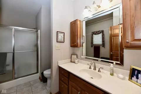 Bath - 764 Willow Ridge Ct, Plainfield, IN 46168 photo 4 of 6
