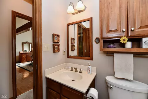 Bath - 764 Willow Ridge Ct, Plainfield, IN 46168 photo 5 of 6