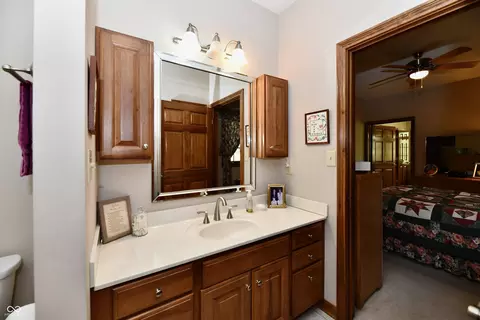 Bath - 764 Willow Ridge Ct, Plainfield, IN 46168 photo 3 of 6