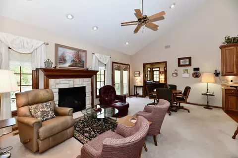 Living - 764 Willow Ridge Ct, Plainfield, IN 46168 photo 5 of 7