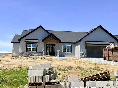 4 Pine Hills Ct, Crawfordsville, IN 47933