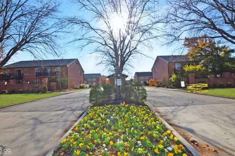 1176 Canterbury Ct #A, Indianapolis, IN 46260