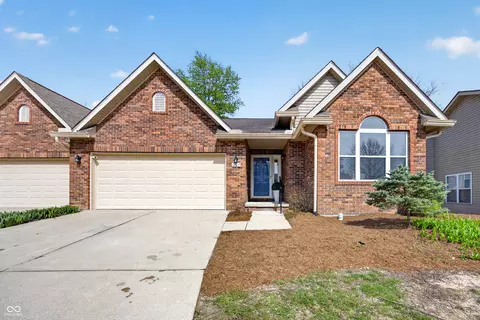 1209 S Hearthstone Ct, Bloomington, IN 47401