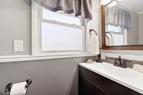 Bath - 10751 S 100 E, Fairmount, IN 46928 photo 1 of 2
