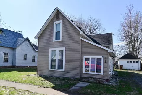 205 E Main St, New Market, IN 47965