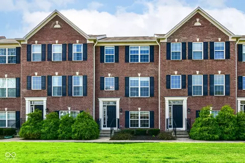 9050 Mercer Dr, Fishers, IN 46038