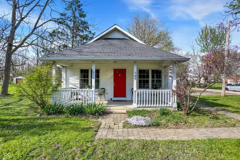 702 W Pierce St, Whitestown, IN 46075
