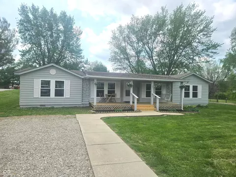 503 E Park St, Trafalgar, IN 46181