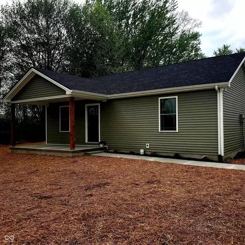1292 Colonial Dr, Seymour, IN 47274