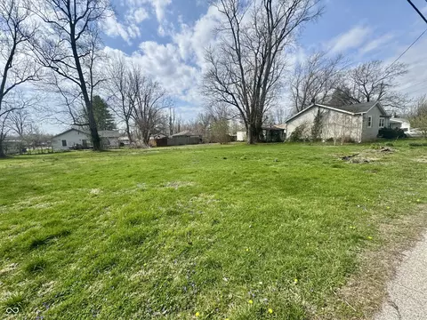 1024 Avenue C St, Greencastle, IN 46135