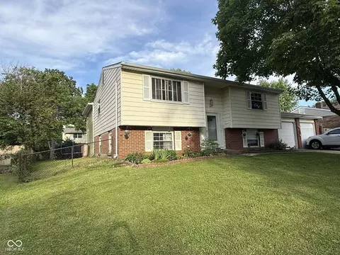 7633 Snowflake Dr, Indianapolis, IN 46227