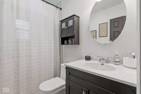 Bath - 136 E Central Way, Pendleton, IN 46064 photo 1 of 1
