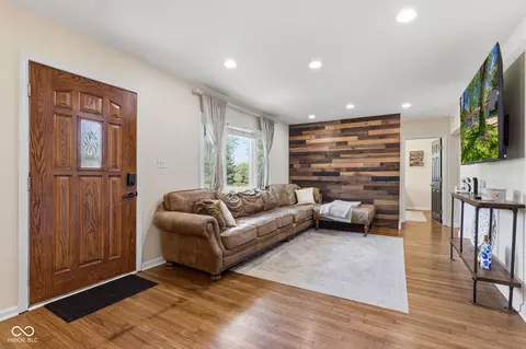 Entry Way - 136 E Central Way, Pendleton, IN 46064 photo 1 of 3