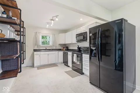 Kitchen - 136 E Central Way, Pendleton, IN 46064 photo 1 of 3