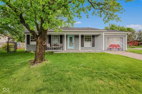5240 Vinewood Ct, Columbus, IN 47203