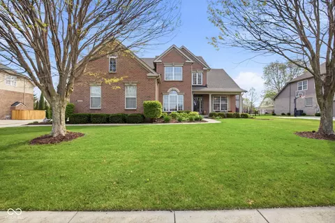 10514 Stonegate Dr, Fishers, IN 46040