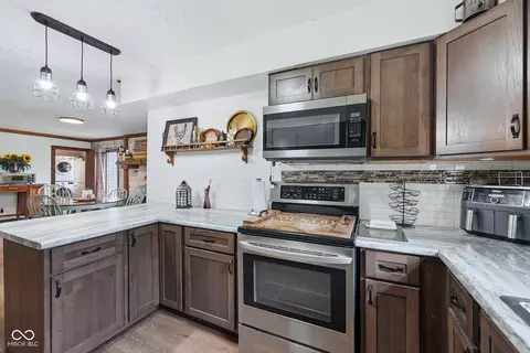 Kitchen - 8330 S 750 W, Pendleton, IN 46064 photo 2 of 5