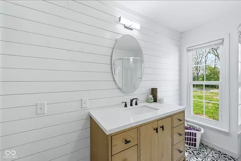 Bath - 8330 S 750 W, Pendleton, IN 46064 photo 2 of 4