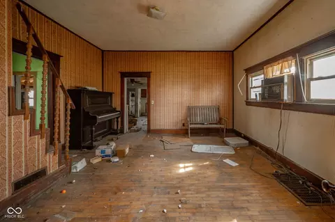 Living - 3935 E Brown Rd, New Castle, IN 47362 photo 2 of 3
