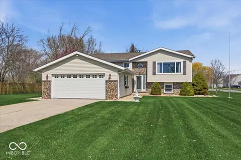8916 W 89th Ave, Saint John, IN 46373