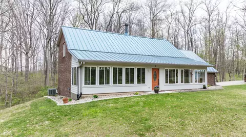 514 Redbud Ln, New Castle, IN 47362