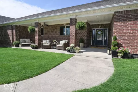 4244 Flake Rd, Martinsville, IN 46151