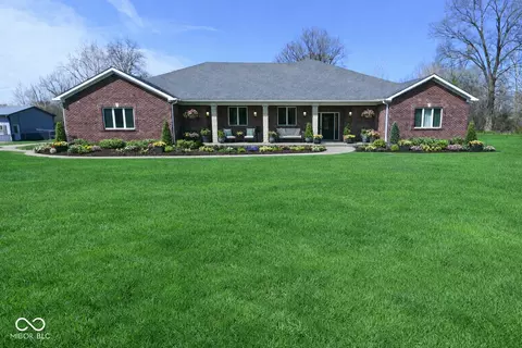 4244 Flake Rd, Martinsville, IN 46151