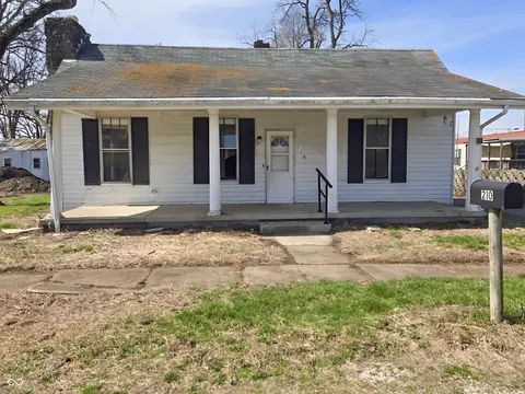 210 N Lessie St, Worthington, IN 47471
