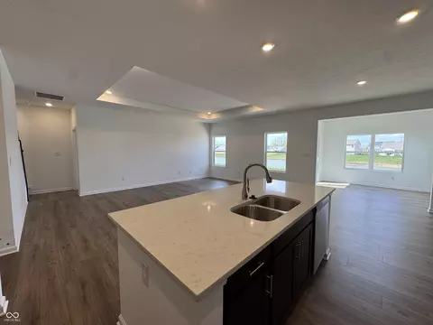 8123 Camellia Ln, Pendleton, IN 46064 photo 4