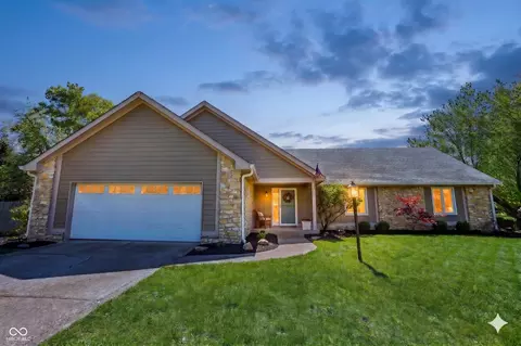 Exterior - 4625 Wembly Ln, Carmel, IN 46033 photo 3 of 11
