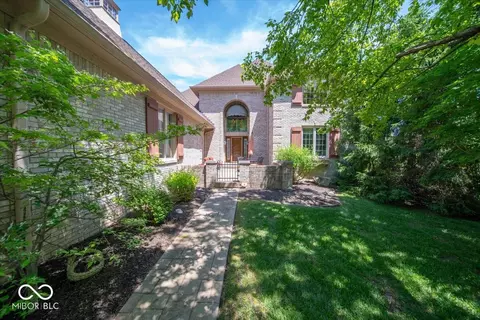 5424 Woodfield Dr N, Carmel, IN 46033